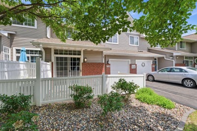 /international/us/14172-plymouth-avenue-burnsville-mn-110110194489/
