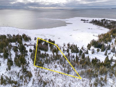 /international/us/w-barque-point-trail-manistique-mi-110104556946/