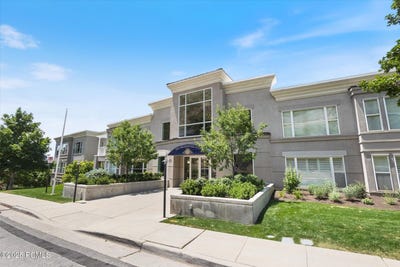 /international/us/3075-e-kennedy-dr-drive-salt-lake-city-ut-110100684642/