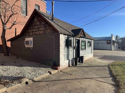 /international/us/320-new-york-ave-holton-ks-110096075874/