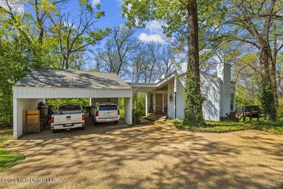 /international/us/825-crestview-drive-yazoo-city-ms-110106734553/