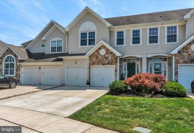 /international/us/14-spyglass-court-westampton-nj-110108172687/