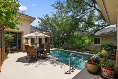 /international/us/2305-barton-creek-blvd-austin-tx-110108545379/