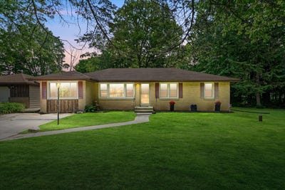 /international/us/5870-s-41st-st-greenfield-wi-110108883076/