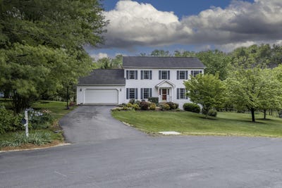 /international/us/3-river-pl-lexington-va-110107693982/
