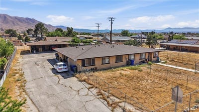 /international/us/21739-panoche-road-apple-valley-ca-110107846637/