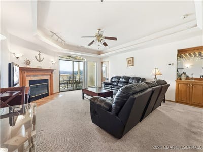 /international/us/50-aqua-fin-drive-lake-ozark-mo-110104558821/