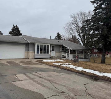 /international/us/1114-n-10th-avenue-newton-ia-110097709055/