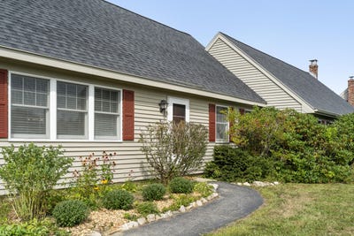 /international/us/8-riverbend-drive-yarmouth-me-110110000274/