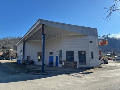 /international/us/590-east-russell-street-elkhorn-city-ky-110104074731/