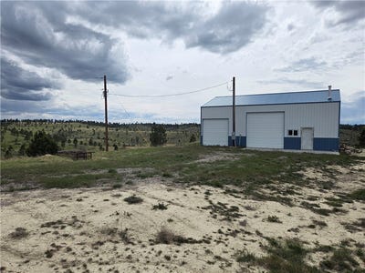 /international/us/17-grassland-way-roundup-mt-110108227017/