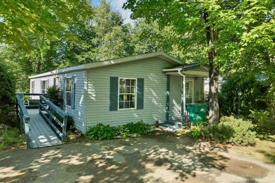 /international/us/20-lilac-lane-belmont-nh-110120466165/