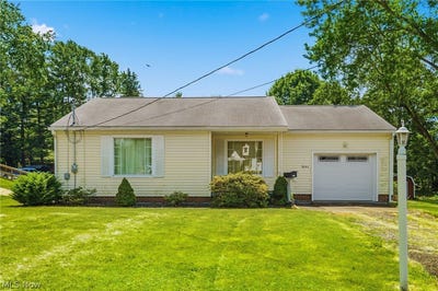 /international/us/9864-louisville-street-ne-louisville-oh-110108979411/