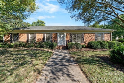 /international/us/1910-13th-street-ne-hickory-nc-110120722375/