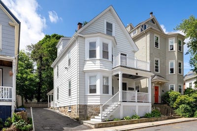 /international/us/70-saint-rose-street-boston-ma-110100982007/
