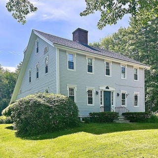 /international/us/327-south-street-gorham-me-110108981762/