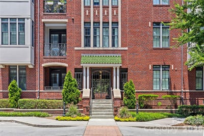 /international/us/2810-selwyn-avenue-charlotte-nc-110120118230/