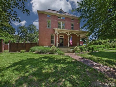 /international/us/1715-liberty-street-alton-il-110108694531/