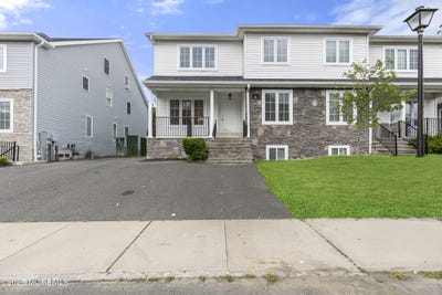 /international/us/4-bourbon-court-lakewood-nj-110100979141/
