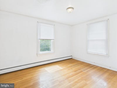 /international/us/220-n-bradford-street-dover-de-110100939912/?lang=en