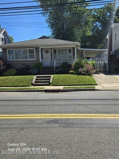 /international/us/153-giffords-lane-staten-island-ny-110109006862/
