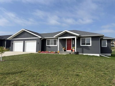 /international/us/1522-lincoln-pl-se-orange-city-ia-110108197929/