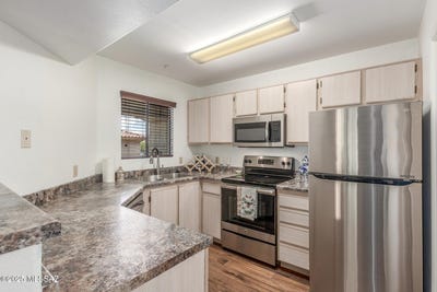 /international/us/5751-n-kolb-road-tucson-az-110100773434/