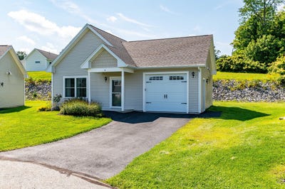 /international/us/4-c-street-bridgton-me-110098676119/?lang=en