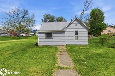 /international/us/610-center-street-grinnell-ia-110107798532/