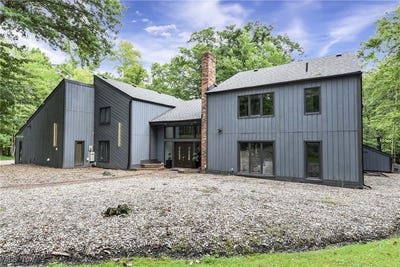 /international/us/2925-mill-gate-drive-willoughby-hills-oh-110101050138/