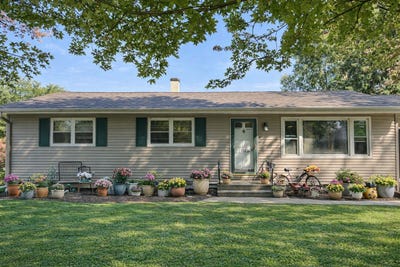 /international/us/208-n-wabena-avenue-minooka-il-110104539774/