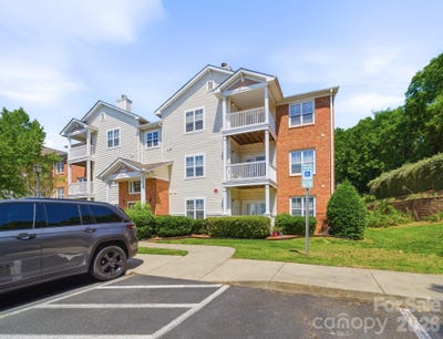 /international/us/9976-hyde-glen-court-charlotte-nc-110108209216/