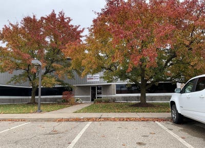 /international/us/4498-128th-avenue-holland-mi-110120423329/