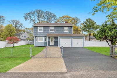 /international/us/25-gould-road-centereach-ny-110107844805/