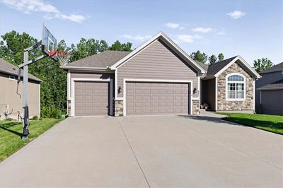 /international/us/931-n-oak-terrace-tonganoxie-ks-110108502513/