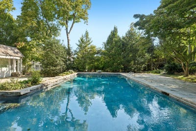 /international/us/18-heights-road-manhasset-ny-110108020176/