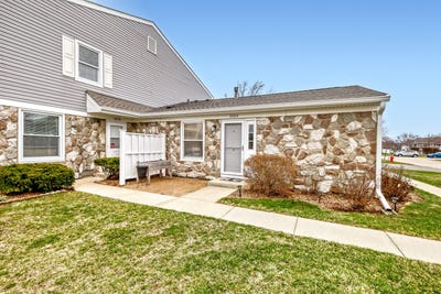 /international/us/1064-hampton-harbor-schaumburg-il-110106367719/