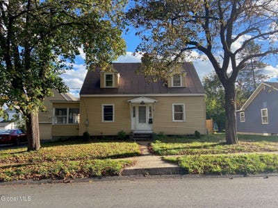 /international/us/18-cooper-street-fort-edward-ny-110120515611/