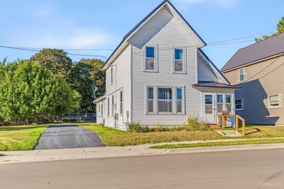 /international/us/426-oak-street-manistique-mi-110120004060/