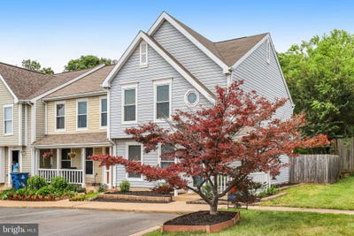 /international/us/22375-stablehouse-drive-sterling-va-110108935637/