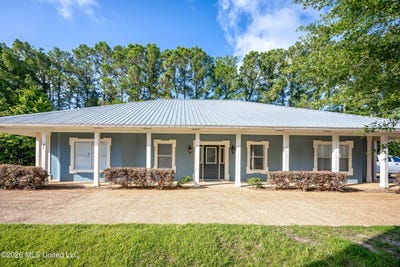 /international/us/996-n-halstead-road-ocean-springs-ms-110108545702/