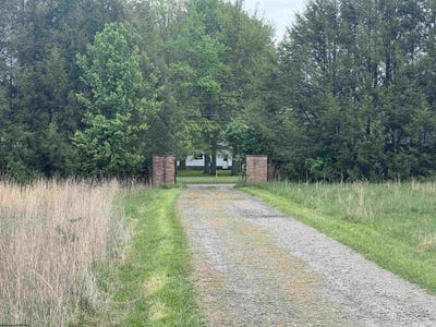 /international/us/chenoweth-creek-road-elkins-wv-110107685259/