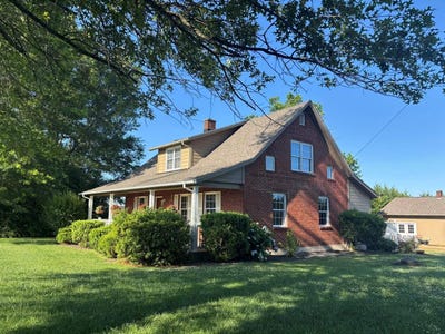 /international/us/120-nyle-ridge-rd-wirtz-va-110100476782/