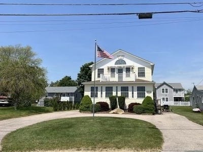 /international/us/36-sherman-road-south-kingstown-ri-110108489444/