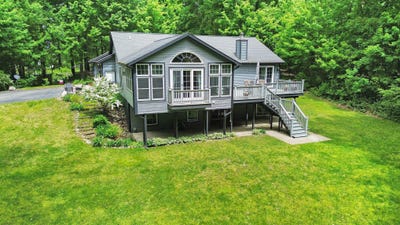/international/us/6324-orchard-trail-fennville-mi-110097982428/