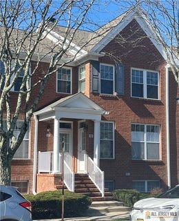 /international/us/59-franklin-school-way-metuchen-nj-110106803685/