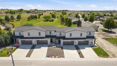/international/us/809-fountain-blvd-zillah-wa-110108338256/