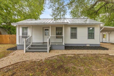 /international/us/339-n-water-st-la-grange-tx-110101358676/?lang=en