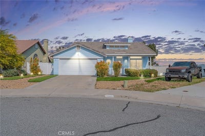 /international/us/29484-mariners-lake-elsinore-ca-110108128803/