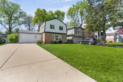 /international/us/627-e-davis-street-arlington-heights-il-110107506722/